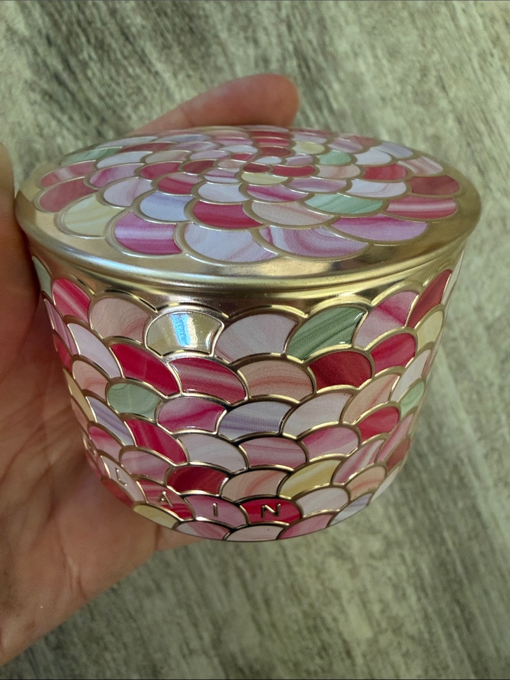 GUERLAIN Météorites Light-Revealing Pearls of Powder - cool rose $75 retail